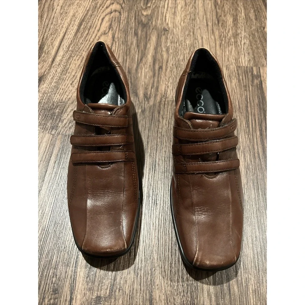 Ecco Wedge Loafers Women's EU Size 40 Brown Leather Three Strap Slip Ons